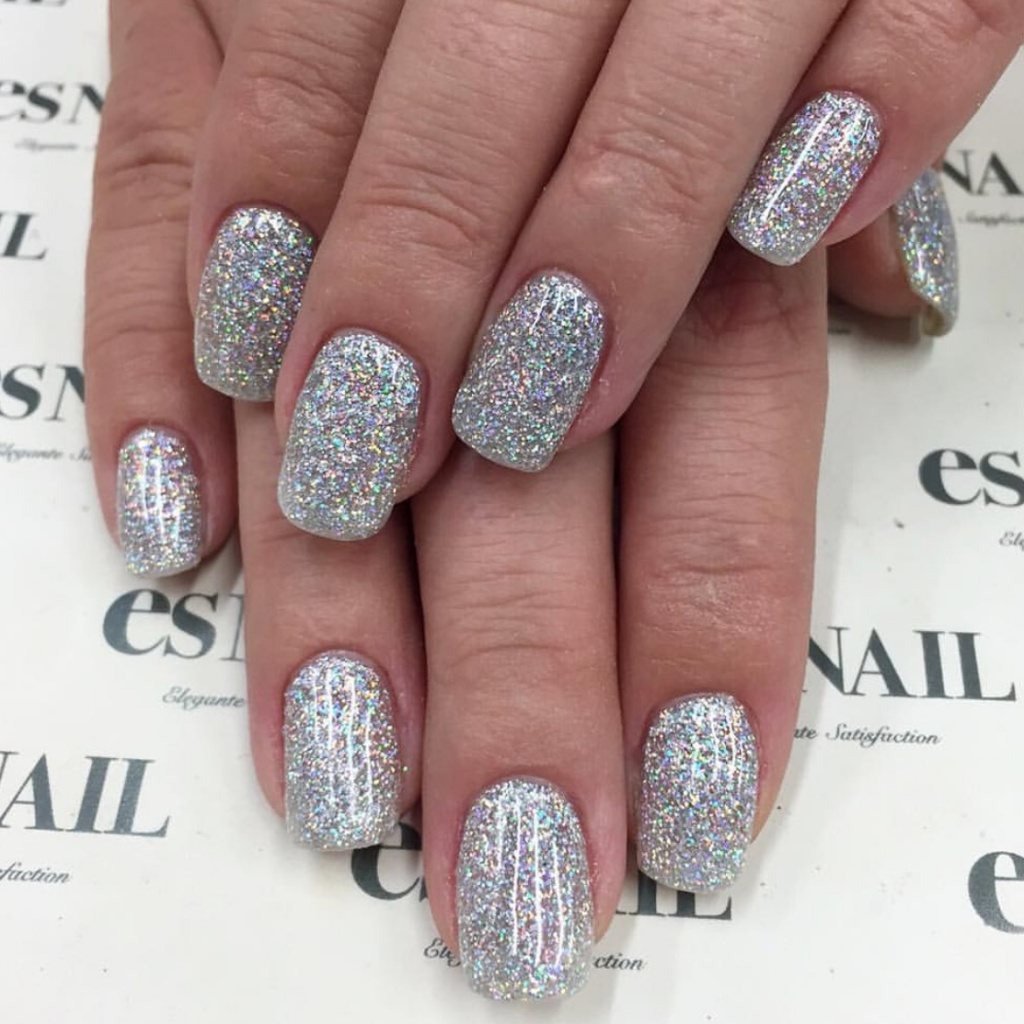 So sparkly! Would go perfect with fireworks and champagne!